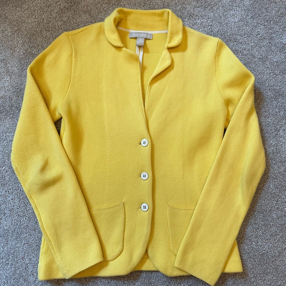 Yellow blazer